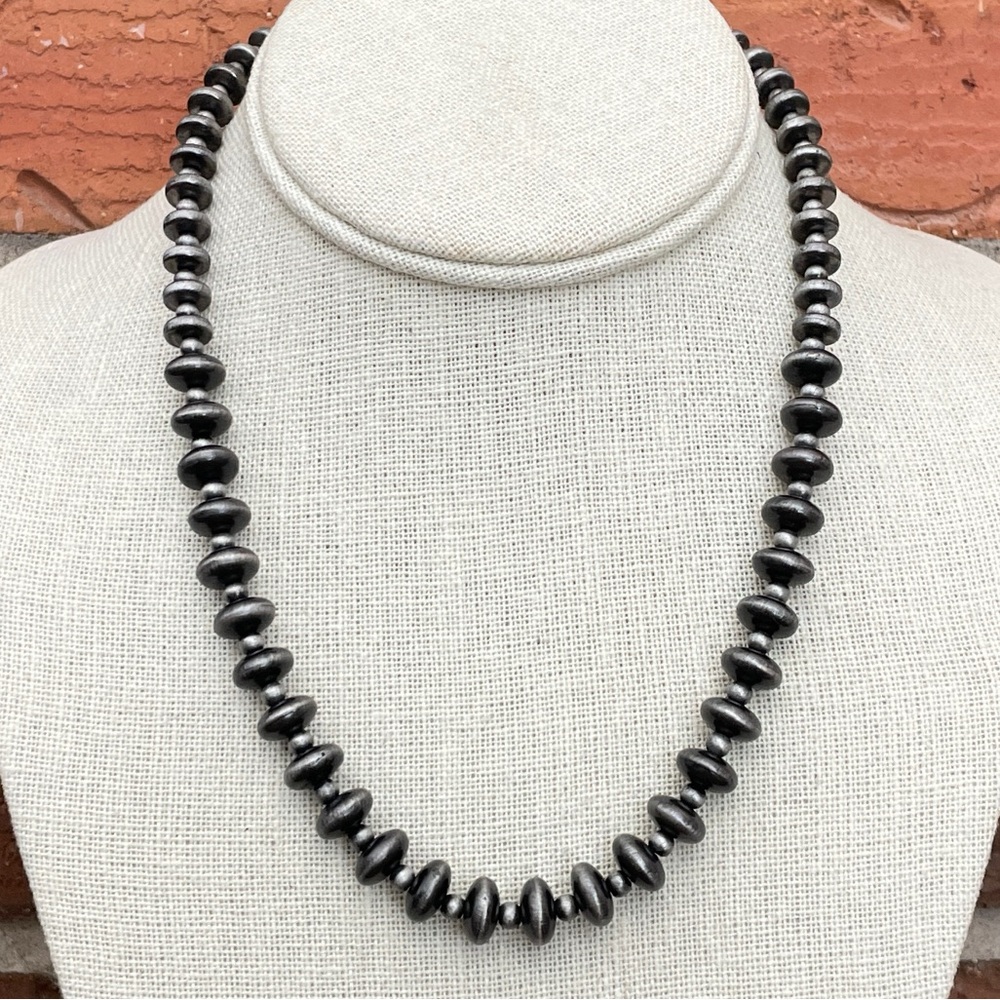 Navajo Style Pearl Graduated Saucer Necklace